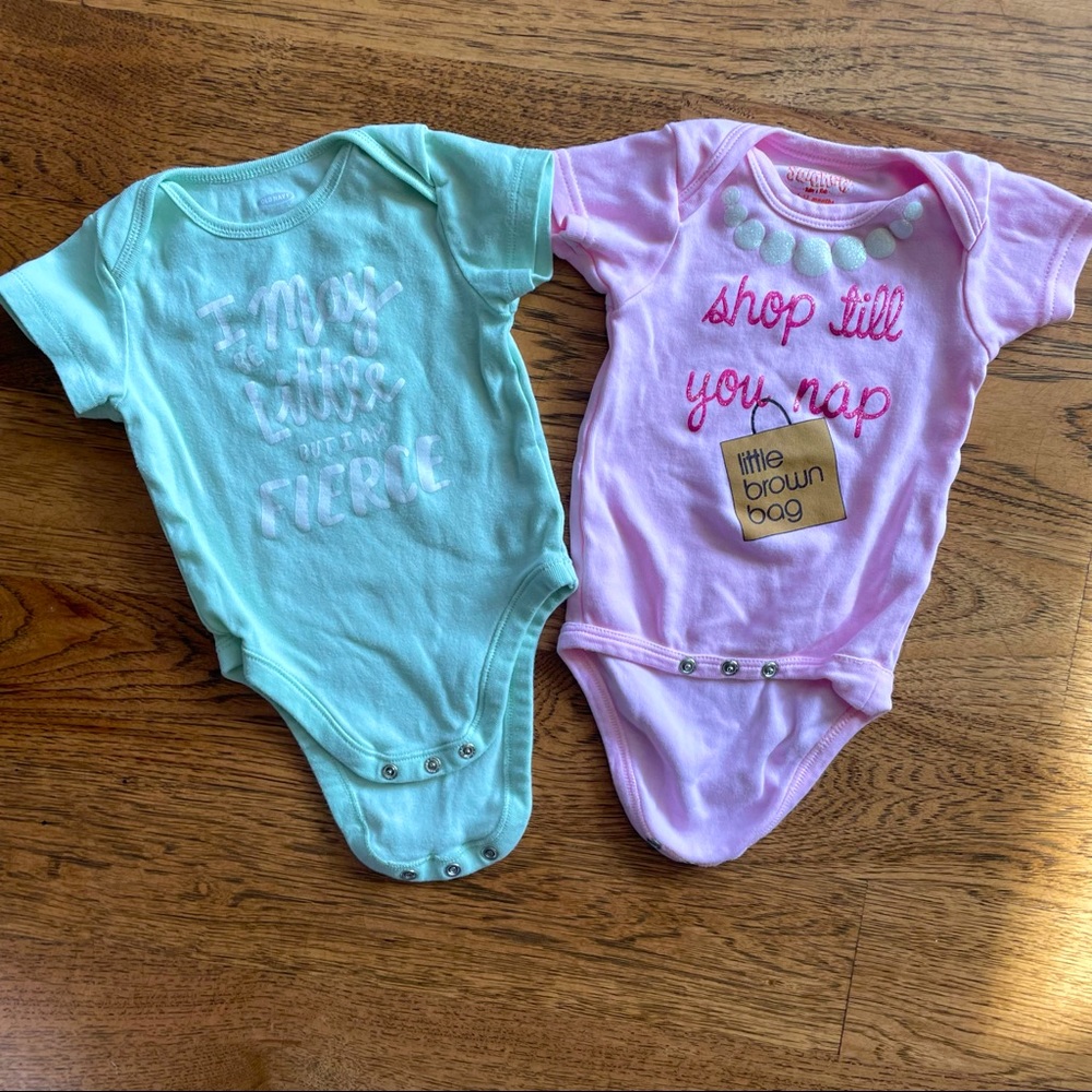 Sara Kety & Old Navy Baby Girl Verbiage Onesies 2 pk Pink & Green sz 6-12 months